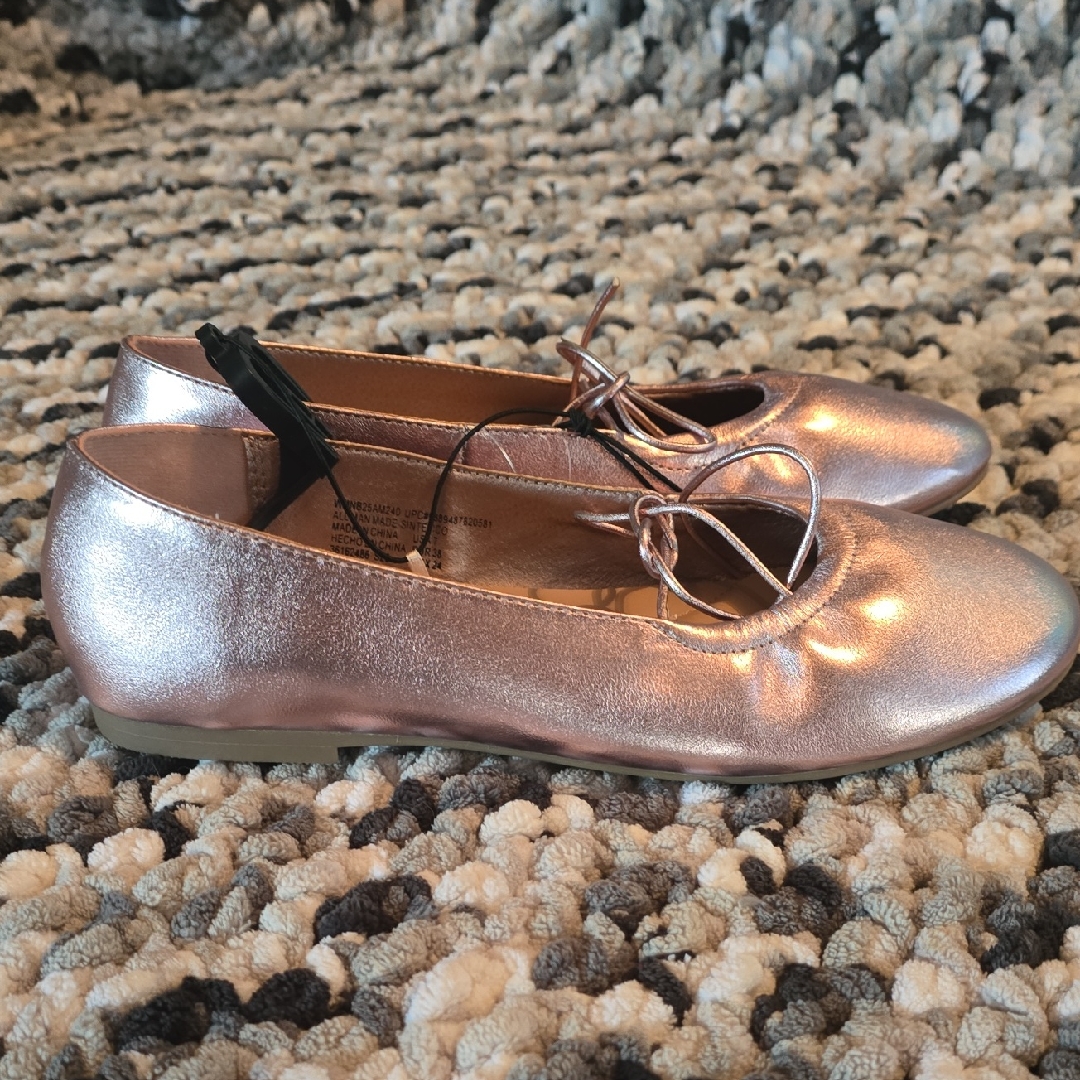 Womens No Boundaries Shimmering Pink Ballet Flats Size 7